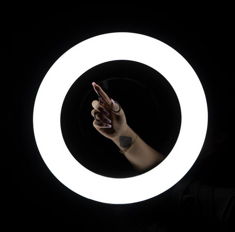 ringlight and hand